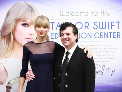 Taylor Swift Resmikan Sekolah Musik Senilai 4 Milyar Rupiah!